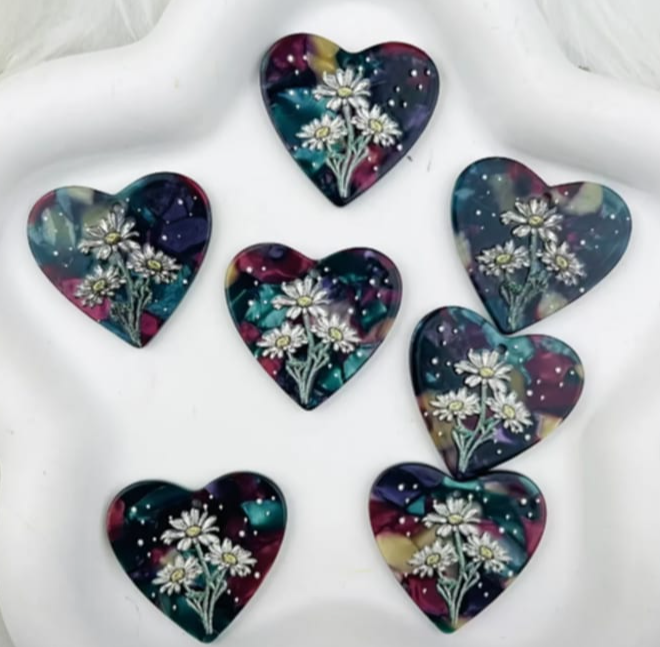30*31mm Colorful Acrylic Heart with Daisy Print