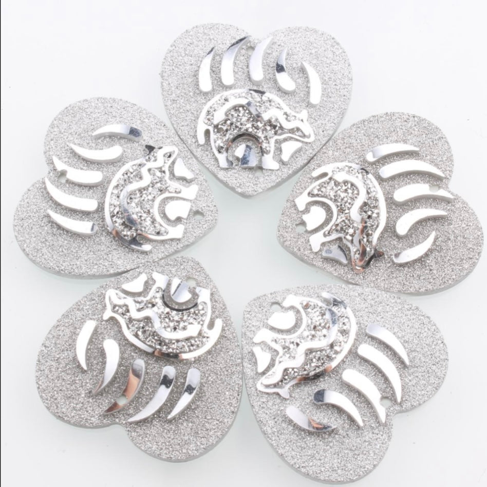 25mm Bear in Paw Heart, Resin, Sew On - See Color Options