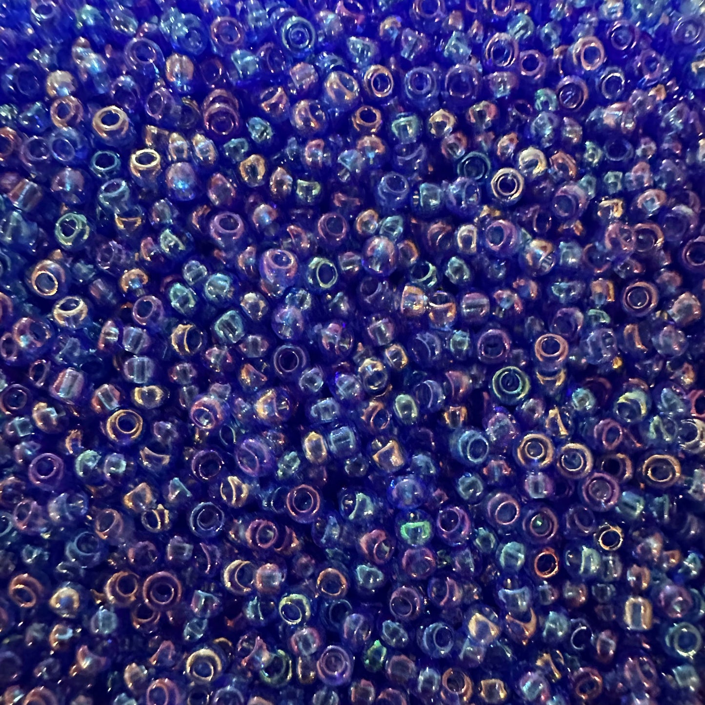 Perles de rocaille Preciosa 10/0 bleu arc-en-ciel transparent, vendues en bouteilles de 24 g