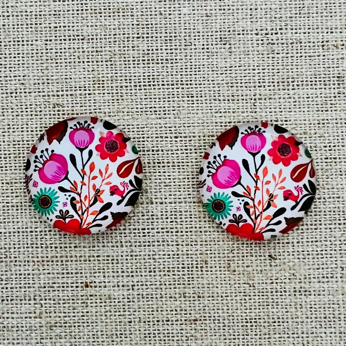 20mm Flower with Background image in Glass, Glue on - See Color Options