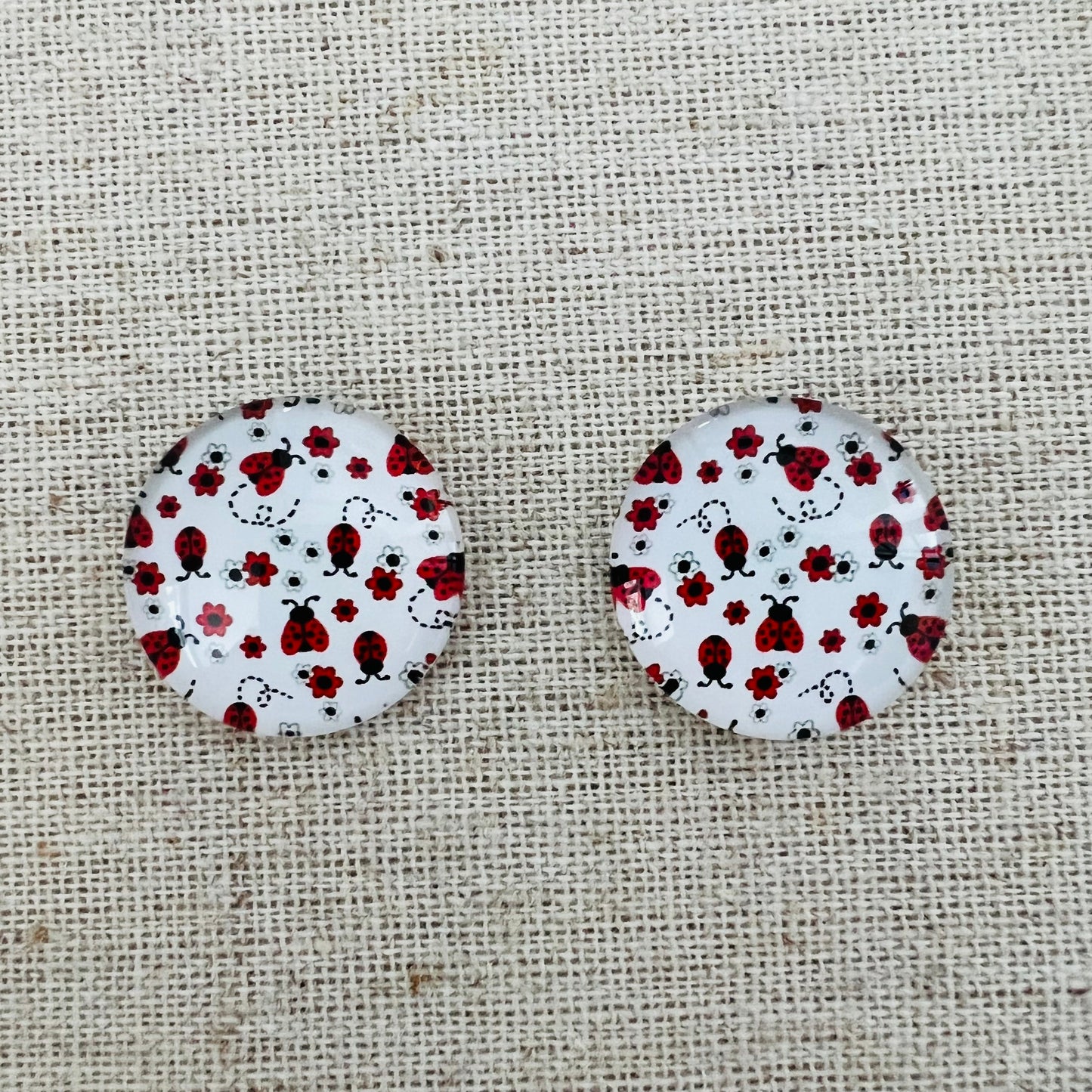 20mm Bugs with Background image in Glass, Glue on - See Color Options
