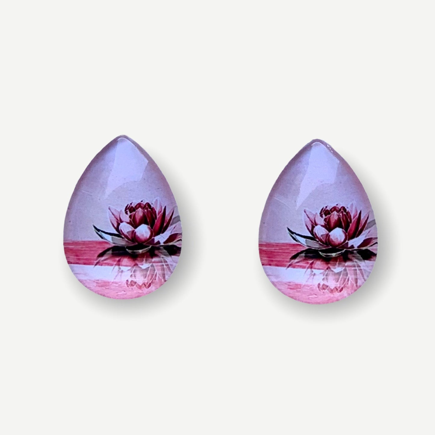 18*25mm Images on Glass, Teardrop, Glue on - See Color Options