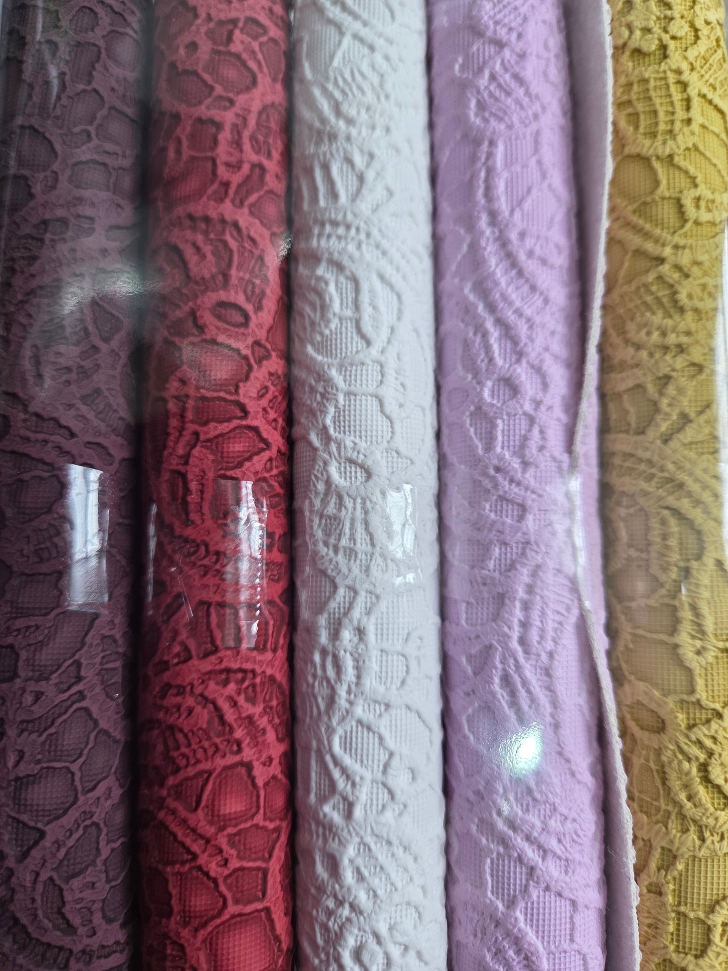 Berry Lace Backing Set