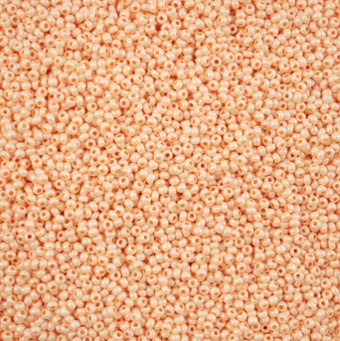 11/0 Preciosa Seed Pearl Peach Chalk Luster Terra
