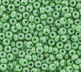 8/0 Preciosa Seed Beads Green Luster
