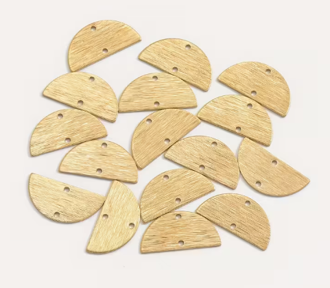 10.5*21mm Textured Brass Half Round Connectors