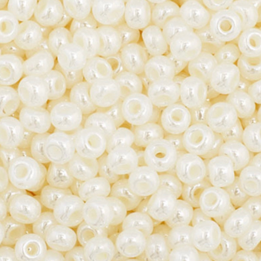 Perles de rocaille Preciosa 11/0, perle opaque teintée de Ceylan
