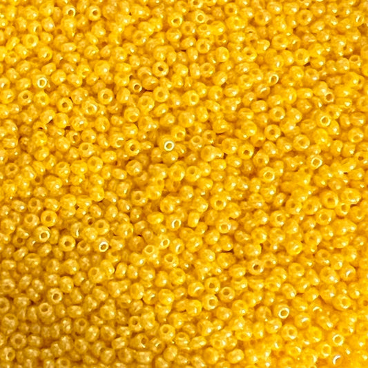 Perles de rocaille Preciosa 11/0 opaques, lustre jaune doré