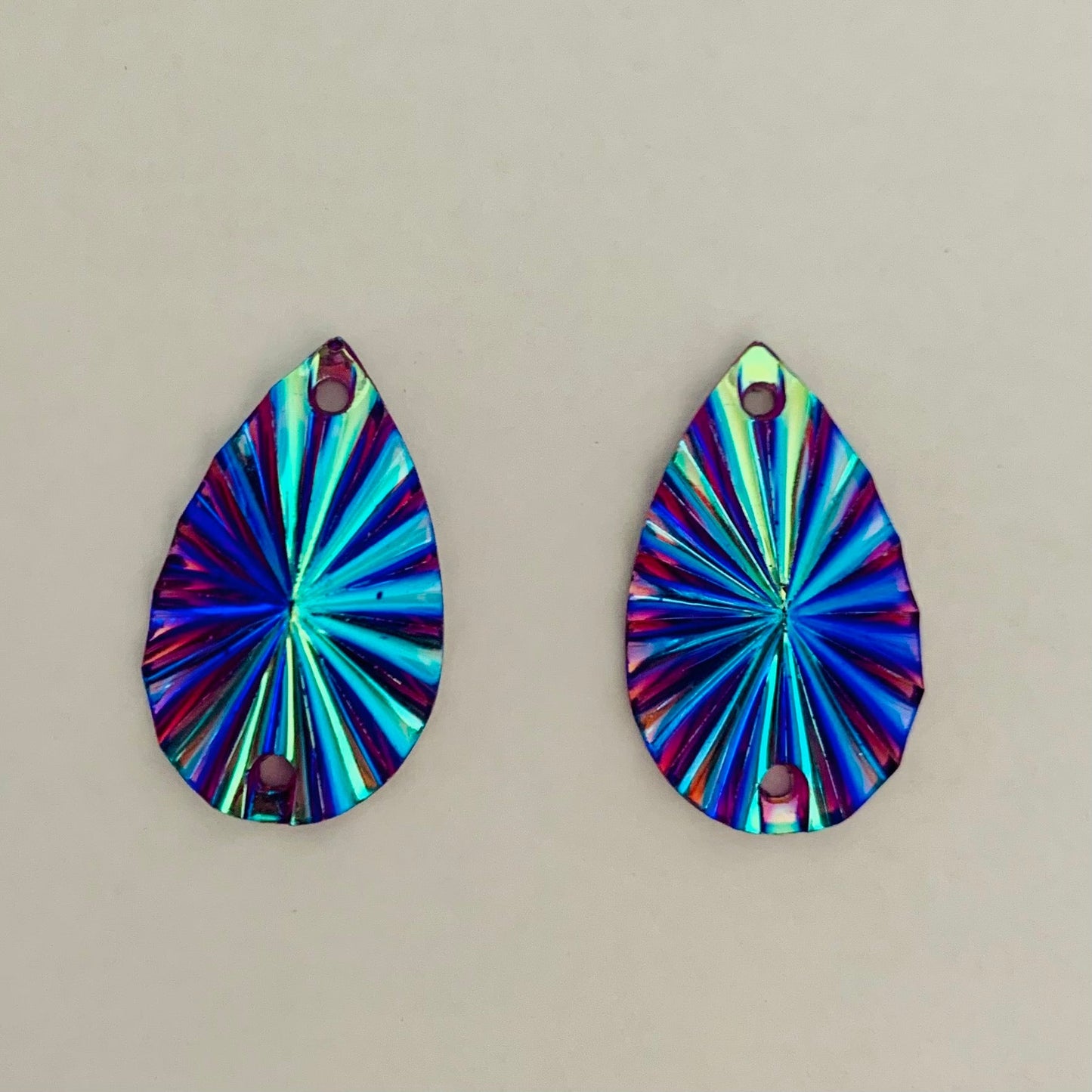 16*27mm Tear Drop AB Burst, à coudre - Voir les options de couleur