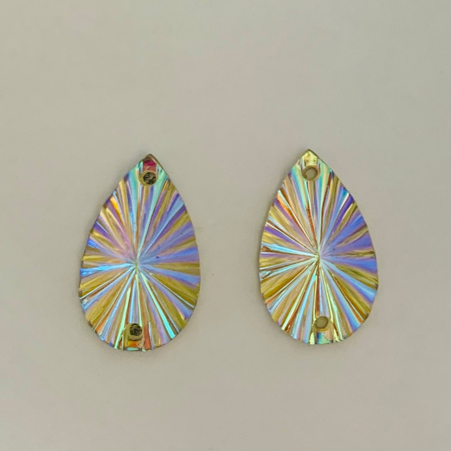 16*27mm Tear Drop AB Burst, à coudre - Voir les options de couleur