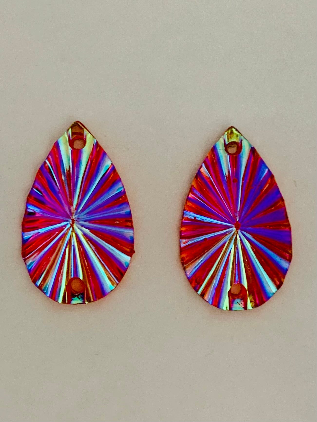 16*27mm Tear Drop AB Burst, à coudre - Voir les options de couleur