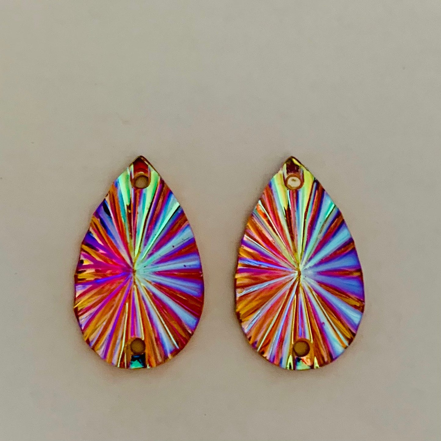16*27mm Tear Drop AB Burst, à coudre - Voir les options de couleur