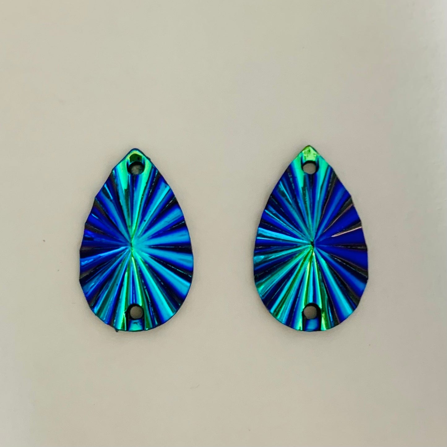 16*27mm Tear Drop AB Burst, à coudre - Voir les options de couleur