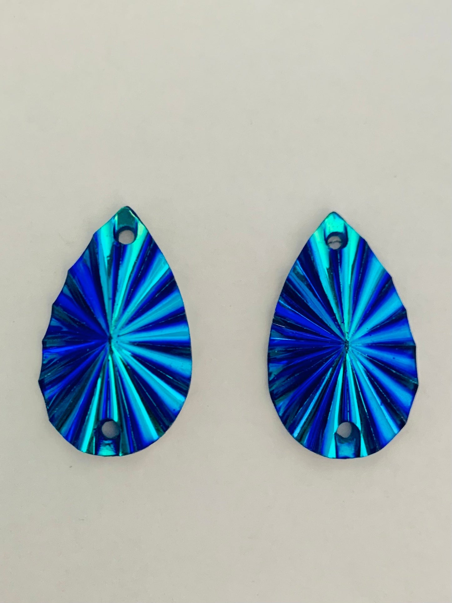16*27mm Tear Drop AB Burst, à coudre - Voir les options de couleur