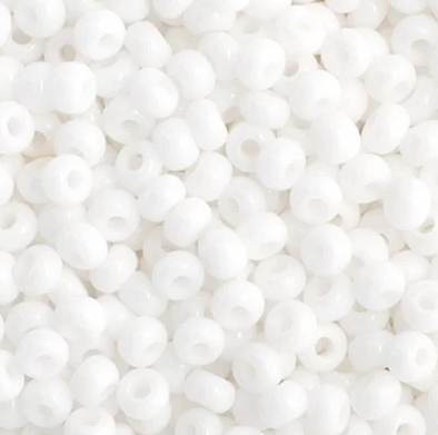 Cuentas de semillas Preciosa 11/0 ensartadas en blanco opaco