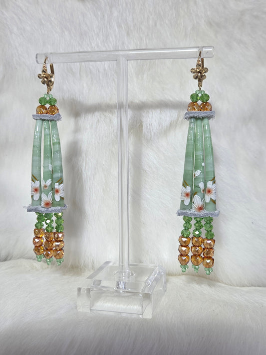Green and Golden Dentalium
